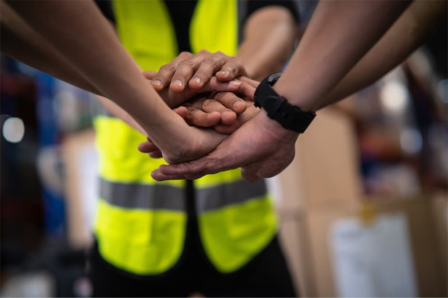 all hands in