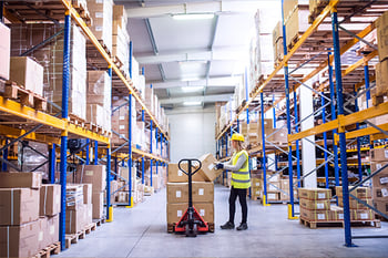 warehouse-working-loading-boxes-600px